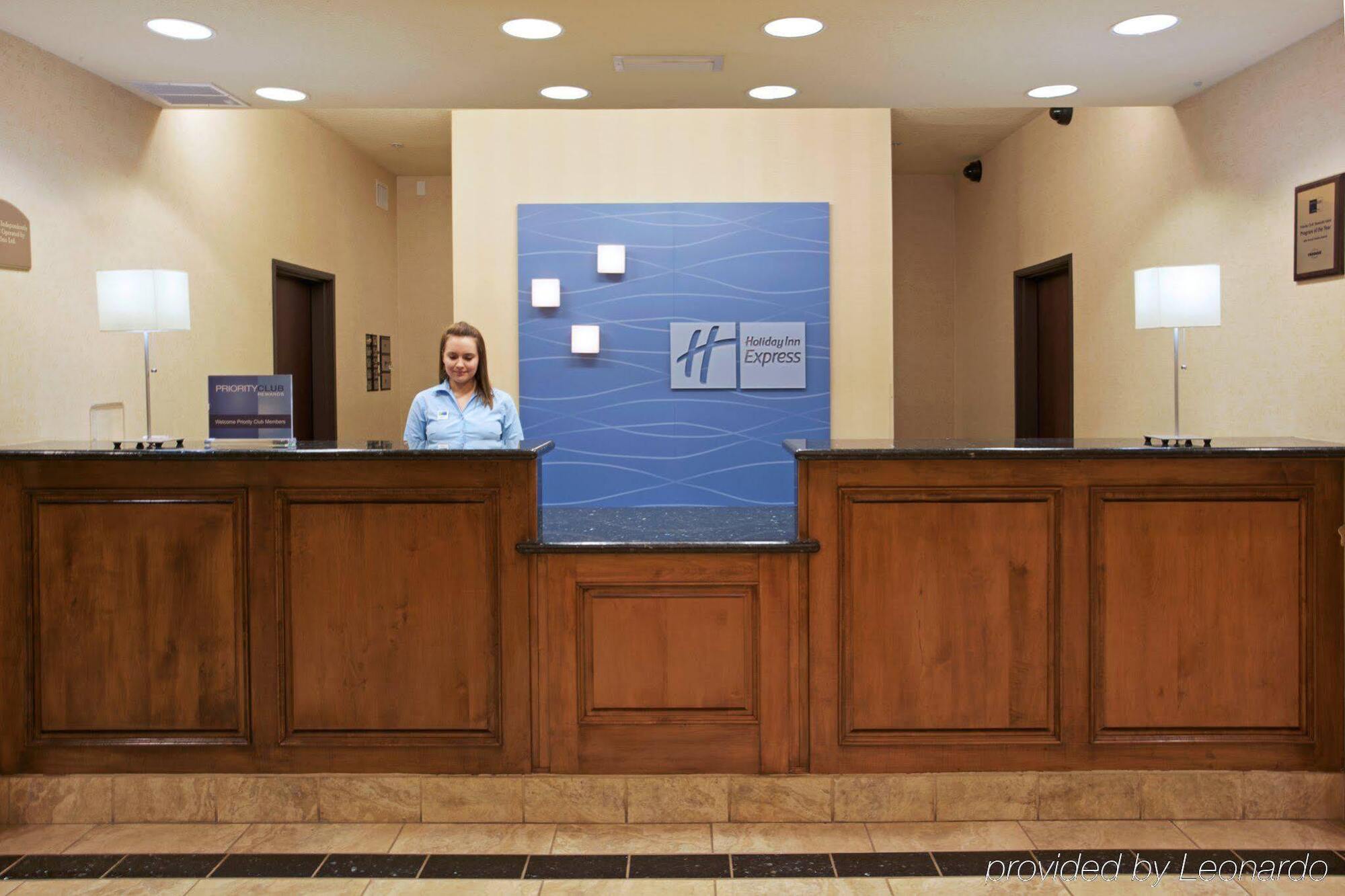 Holiday Inn Express Hotel And Suites Conroe By Ihg Exterior photo
