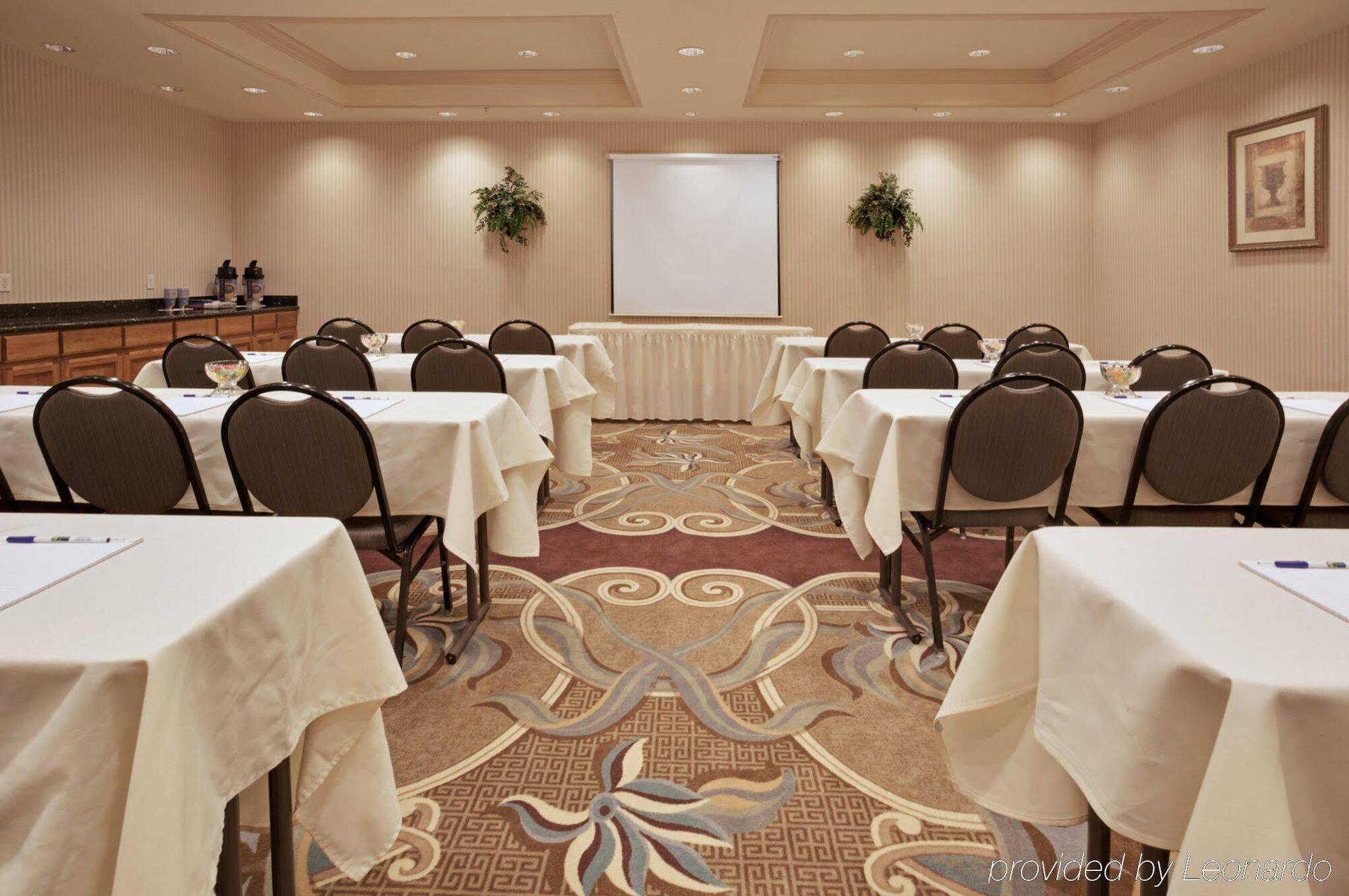 Holiday Inn Express Hotel And Suites Conroe By Ihg Exterior photo